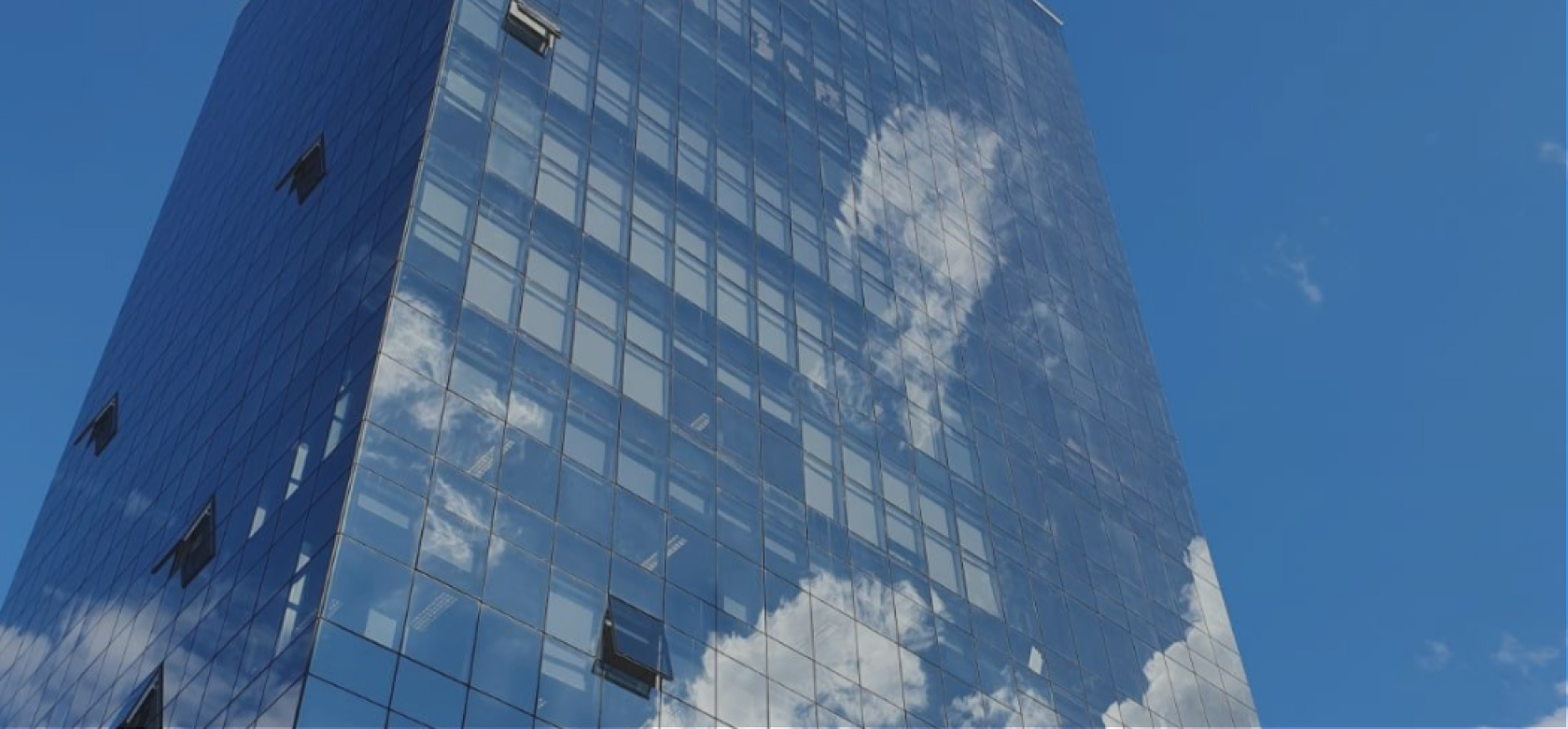 Especialistas em manutenção predial em Porto Alegre fachadas em alumínio e vidro